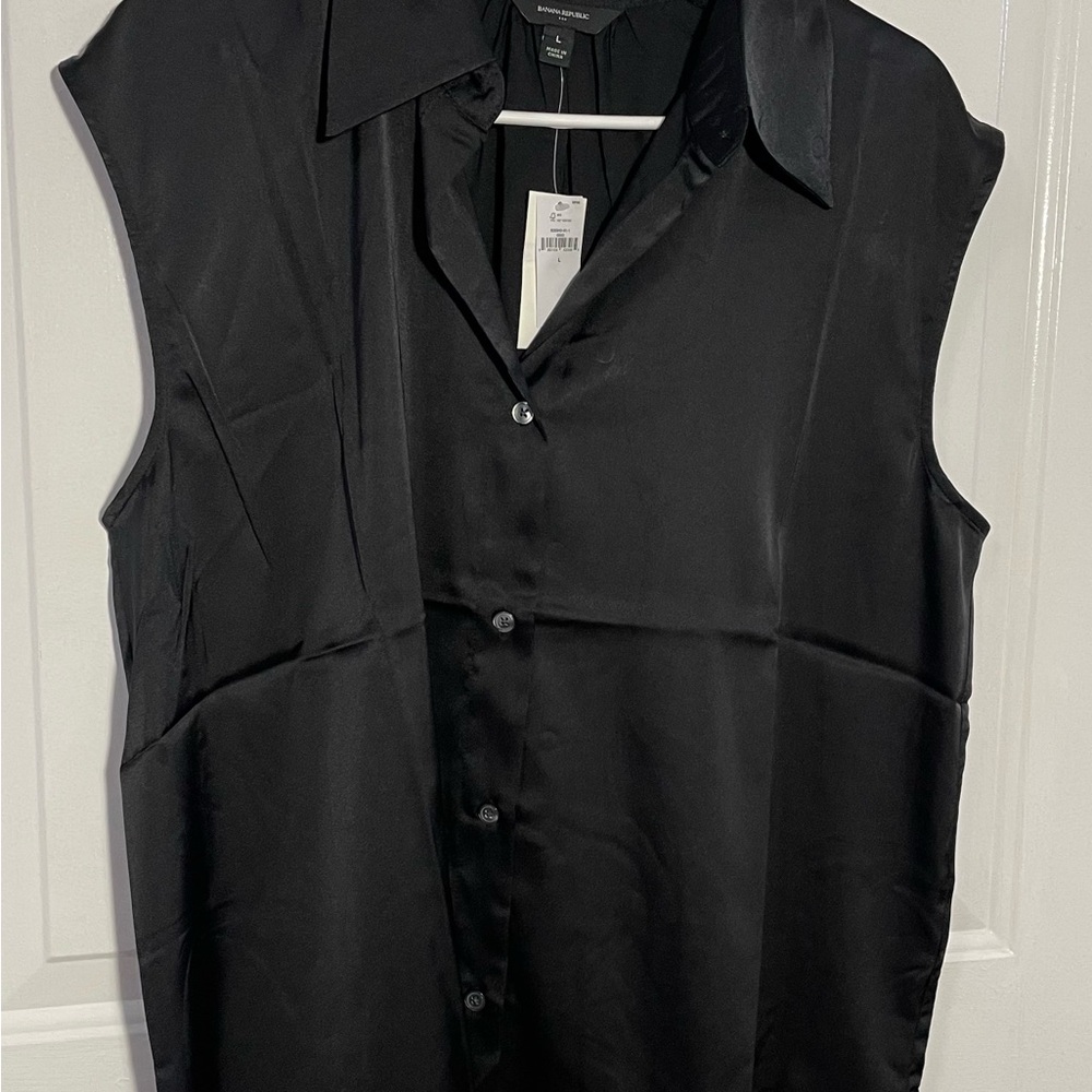 Black Sleeveless Button-Up Blouse- Banana Republic L
